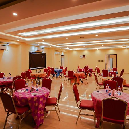 Prasant On Beach Resort !! Lift - Wifi -Restaurant-Parking Facilities-Newly Decorated Room !! Мандармани Экстерьер фото