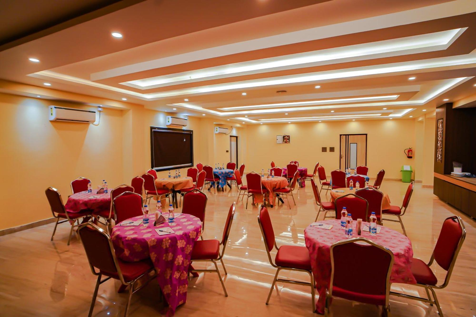 Prasant On Beach Resort !! Lift - Wifi -Restaurant-Parking Facilities-Newly Decorated Room !! Мандармани Экстерьер фото