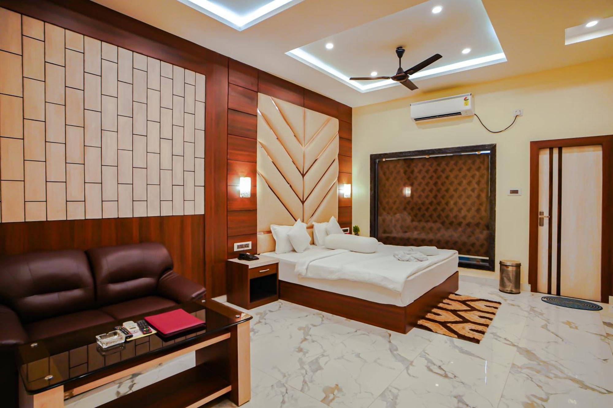 Prasant On Beach Resort !! Lift - Wifi -Restaurant-Parking Facilities-Newly Decorated Room !! Мандармани Экстерьер фото