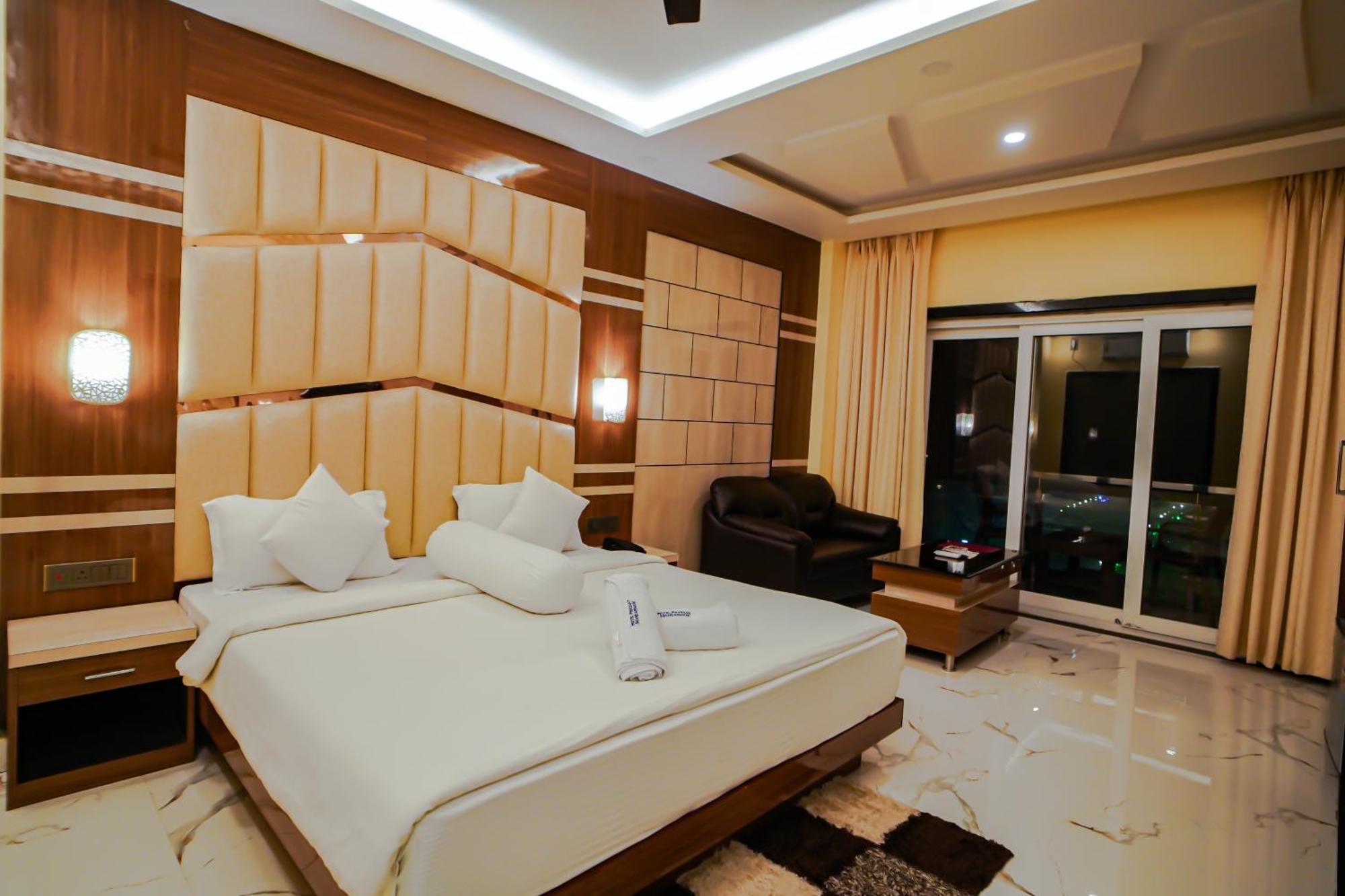Prasant On Beach Resort !! Lift - Wifi -Restaurant-Parking Facilities-Newly Decorated Room !! Мандармани Экстерьер фото