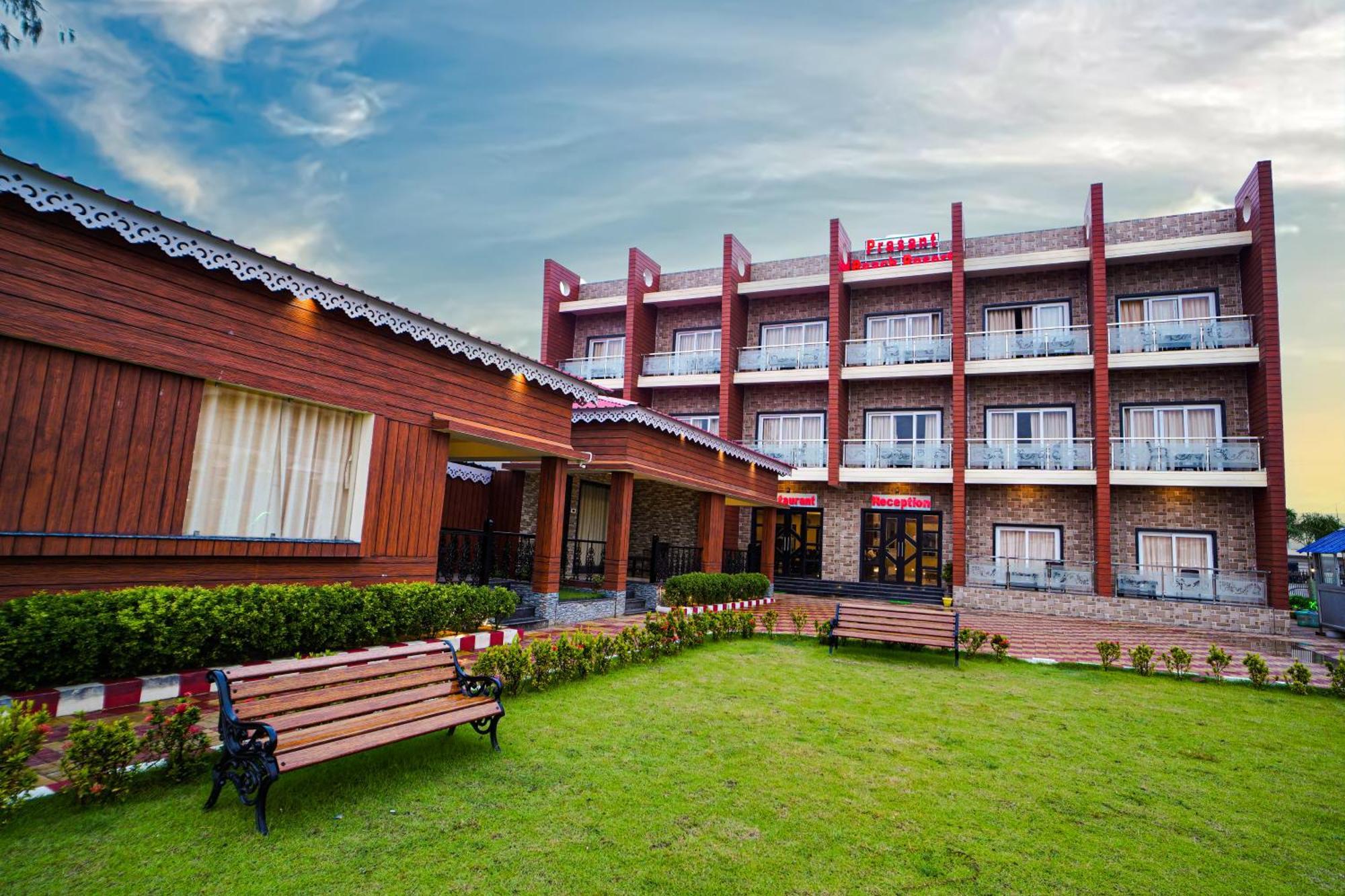 Prasant On Beach Resort !! Lift - Wifi -Restaurant-Parking Facilities-Newly Decorated Room !! Мандармани Экстерьер фото