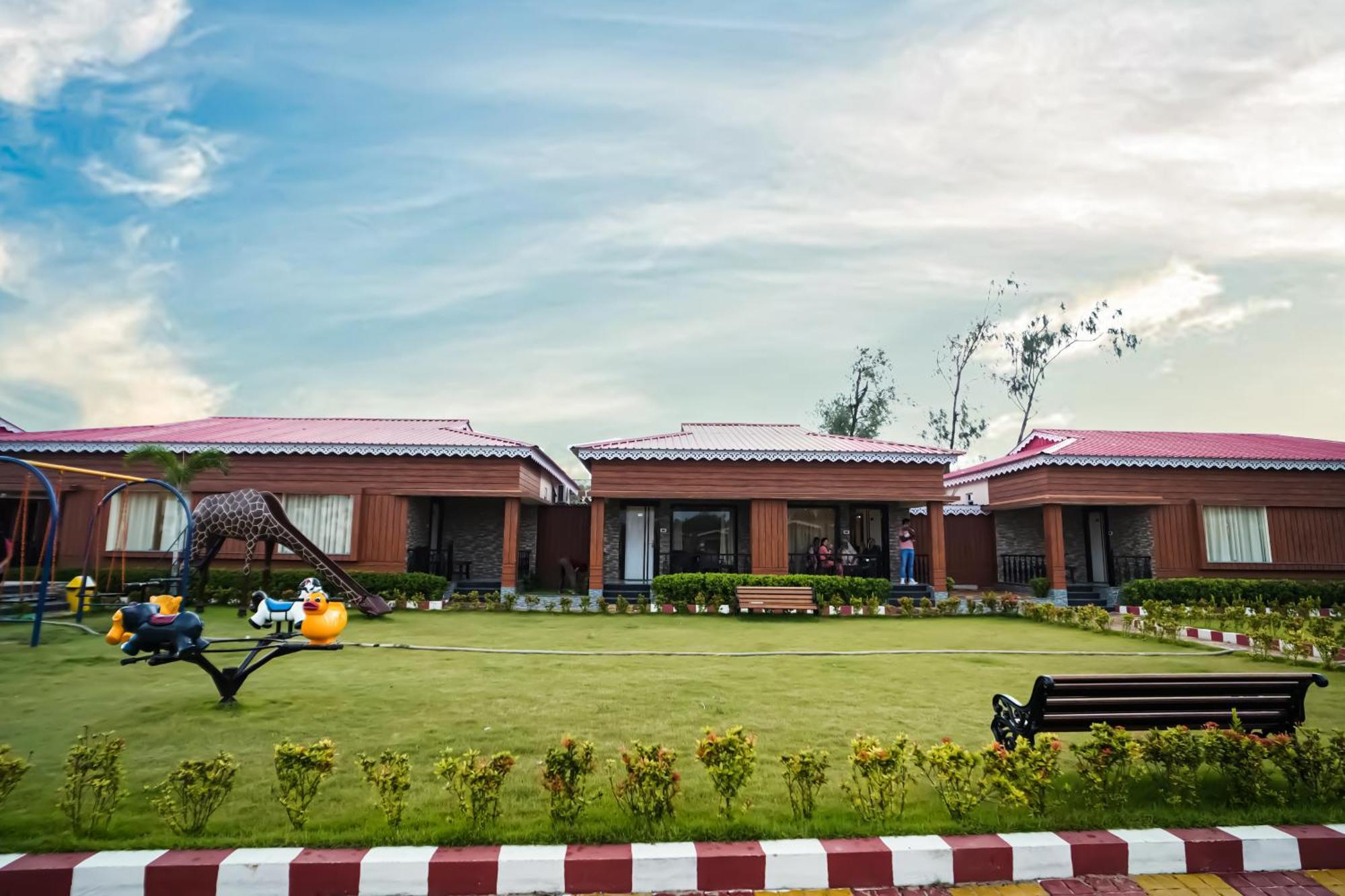Prasant On Beach Resort !! Lift - Wifi -Restaurant-Parking Facilities-Newly Decorated Room !! Мандармани Экстерьер фото