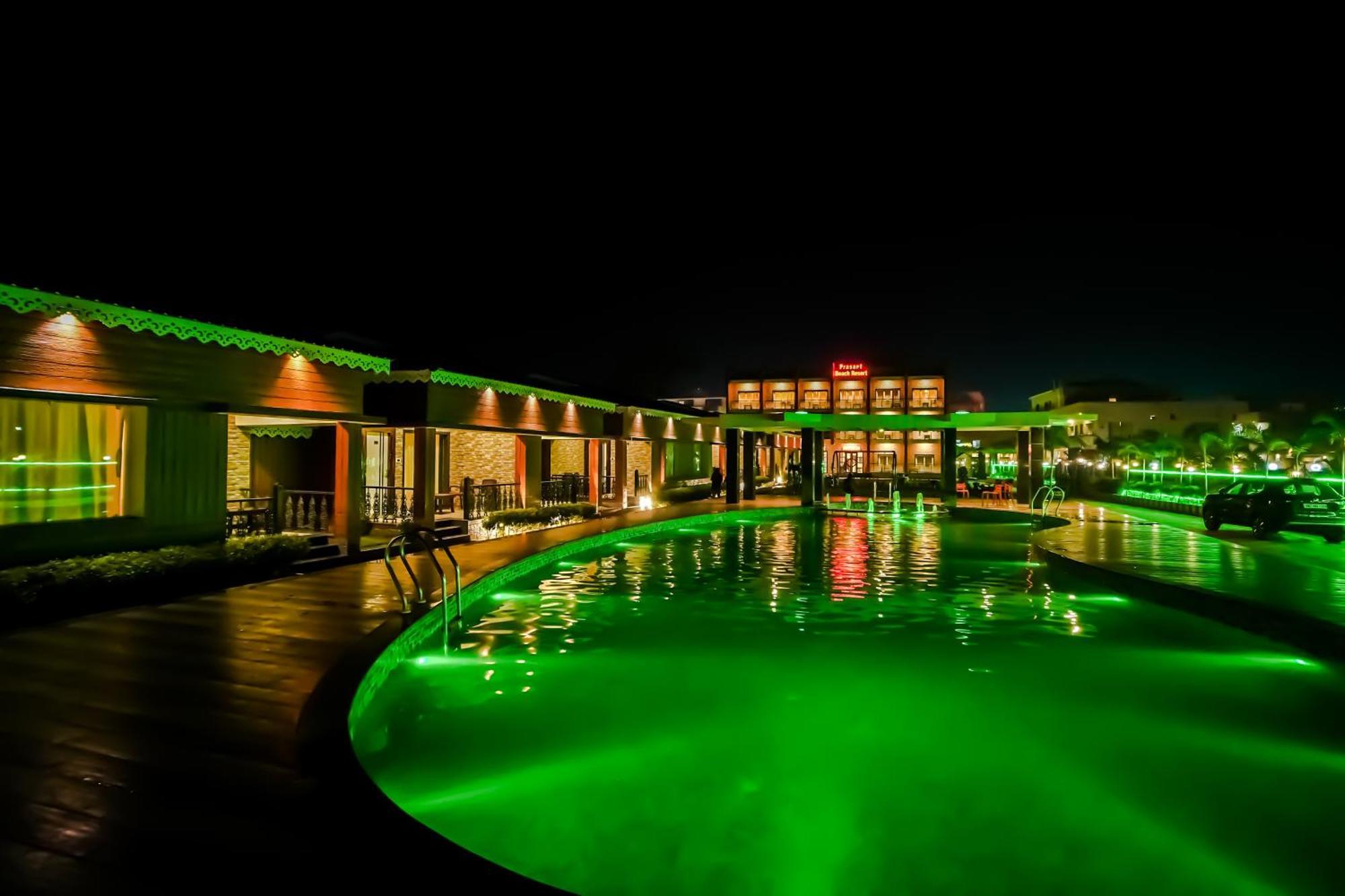Prasant On Beach Resort !! Lift - Wifi -Restaurant-Parking Facilities-Newly Decorated Room !! Мандармани Экстерьер фото