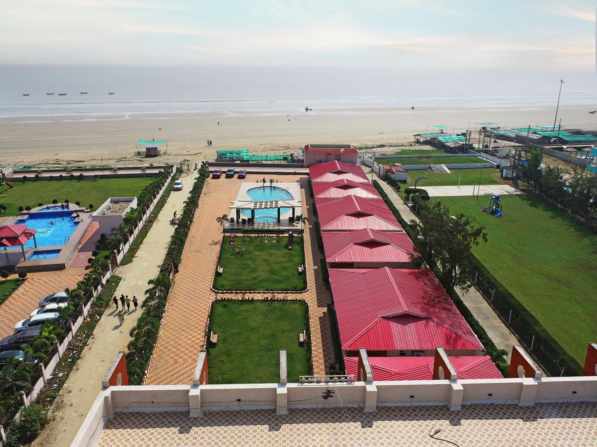 Prasant On Beach Resort !! Lift - Wifi -Restaurant-Parking Facilities-Newly Decorated Room !! Мандармани Экстерьер фото
